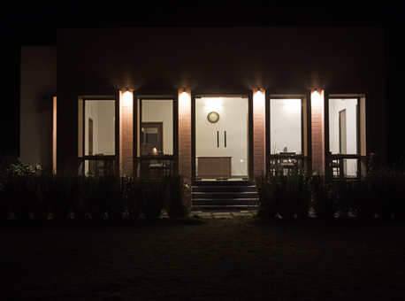 outside sitting area in machli resort ranthambore